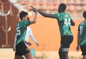 Bùi Tiến Dũng lại dự bị trong chiến thắng của CLB TPHCM