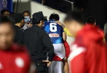 HLV Polking đau đầu vì 'cựu thần đồng HAGL'