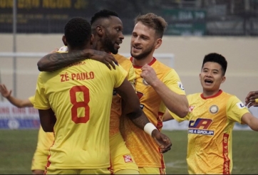 Nam Định FC vỡ trận rời sân tay trắng trước Thanh Hóa