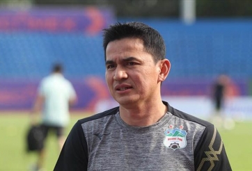 VIDEO: Kiatisak 'bơ vơ' tại HAGL