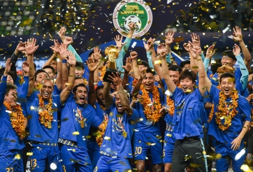 Nghẹn ngào thời khắc cuối cùng trước khi đội ĐKVĐ Trung Quốc giải thể