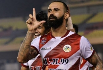 Malaysia nhập tịch 'át chủ bài' chờ đấu ĐT Việt Nam