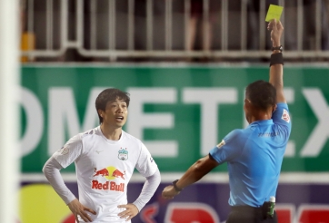 VIDEO: Công Phượng ăn vạ và cái kết ngỡ ngàng