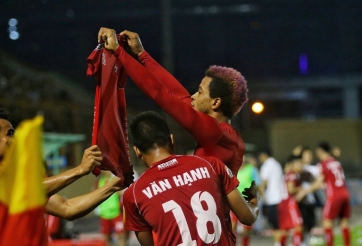 VIDEO: Ngoại binh châu Mỹ lập công chuộc tội 'đánh sập pháo đài' Gò Đậu