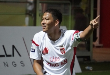 Lão tướng Anh Đức 'nổ súng' trong ngày HLV Park dự khán