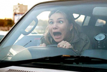 Sau vụ 'xe điên' ở Hàng Xanh: Vì sao phụ nữ dễ gây tai nạn?