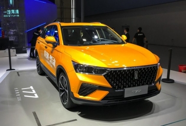 Soi mẫu SUV giá 300 triệu đồng có trợ lý ảo thông minh