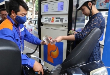 Xe máy điện VinFast vừa ra mắt, giá xăng giảm mạnh