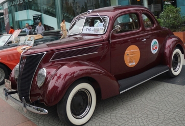 Ngắm dàn ô tô cổ độc đáo từ Hồng Kông về Việt Nam