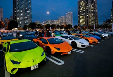 Hơn 200 chiếc Lamborghini đọ dáng tại 'Lamborghini Day'