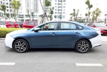 KIA Cerato 2019 màu 'độc' lộ diện tại Hà Nội trước ngày ra mắt