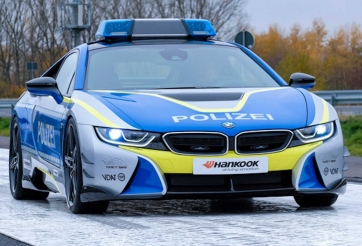 Chiêm ngưỡng BMW i8 độ 'khủng' của cảnh sát Đức