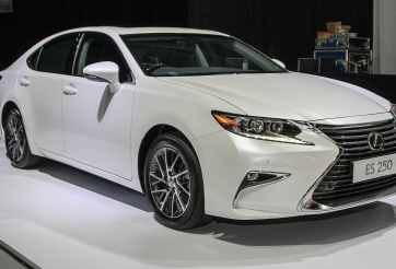 Lexus ES 250 vừa ra mắt giá 2,5 tỷ đồng có gì đặc biệt?