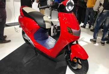 “Phát sốt” với xe máy điện cực thông minh, chạy 160km/lần sạc