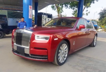 Ngắm Rolls Royce Phantom VIII giá 70 tỷ đồng lăn bánh tại Hà Nội
