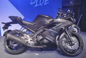 Giới trẻ 'phát sốt' với Yamaha R15 V3 ABS đen mờ mới