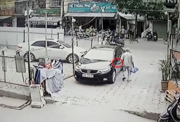 Cụ ông dùng vật nhọn rạch ô tô khi đi đổ rác và cái kết