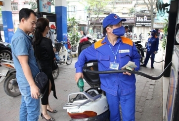 Giá xăng bất ngờ tăng mạnh từ 15h chiều nay