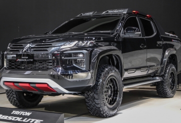 Mitsubishi Triton Absolute 2019 ra mắt, đối đầu Ford Ranger Raptor