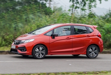 Giá Honda Jazz giảm mạnh, nung nóng phân khúc