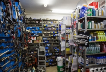 Cách chọn phụ tùng xe máy không “dính” hàng giả