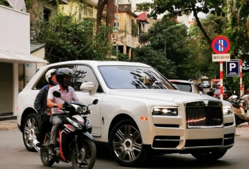 Siêu SUV Rolls-Royce Cullinan 41 tỷ đồng lăn bánh tại Hà Nội