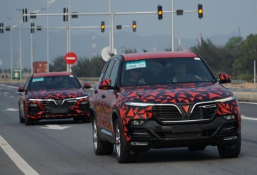 Tận mắt cặp đôi VinFast Lux trên hành trình xuyên Việt