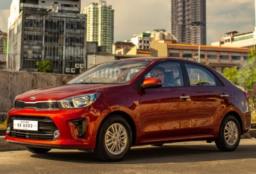 KIA Soluto về đại lý, giá khởi điểm xấp xỉ VinFast Fadil