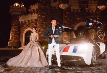 Vợ chồng Minh “Nhựa” khoe dáng bên Pagani Huayra 80 tỷ đồng