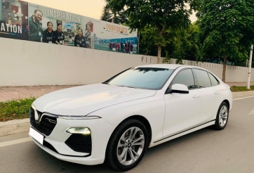 Chiếc VinFast Lux A2.0 đầu tiên “lên sàn” xe cũ, giá hơn 1 tỷ đồng