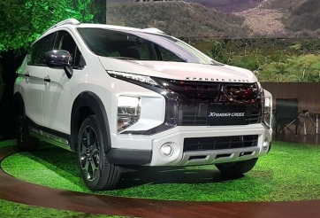 Mitsubishi Xpander Cross giá từ 432 triệu đồng, cạnh tranh Toyota Rush