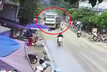 VIDEO: Tài xế xe Ben đánh lái đẳng cấp, cứu sống 2 thanh niên đi xe máy