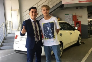 Đại lý Toyota: Văn Toàn không mua Toyota Altis mà chỉ chụp ảnh cùng