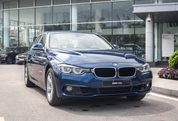 Giá xe BMW giảm “sốc” tới 300 triệu đồng nhân dịp Giáng sinh