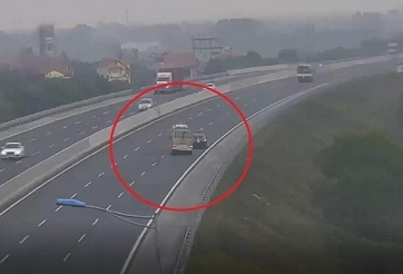 Tài xế lùi xe 6km trên cao tốc sẽ bị phạt 1 triệu đồng, tước bằng 2 tháng