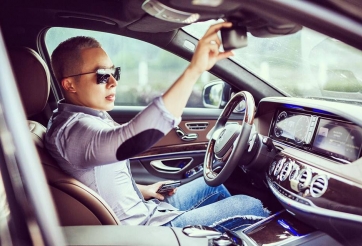 Vũ Khắc Tiệp – “ông bầu” của Ngọc Trinh đi xe sang gì?