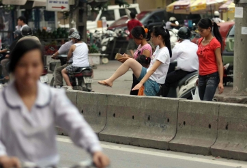 Người đi bộ gây tai nạn có bị phạt và bồi thường không?