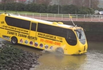 Choáng với chiếc xe buýt có thể chạy trên mặt nước