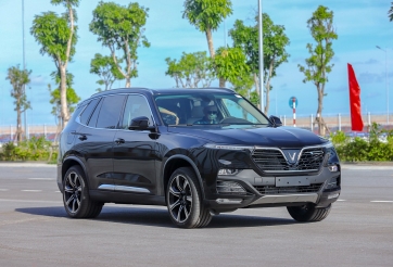 Giá xe Vinfast Lux SA2.0 tháng 11/2023: TSKT & Đánh giá