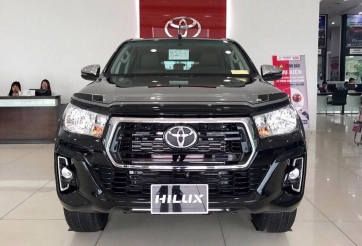 Toyota Hilux: Giá xe lăn bánh 2023, TSKT & đánh giá chi tiết