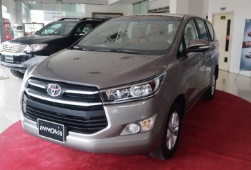Giá xe Toyota Innova 2020 giảm kỷ lục, quyết đấu Mitsubishi Xpander