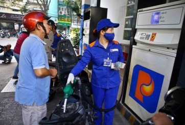 Giá xăng giảm chỉ còn gần 11.000 đồng/lít, thấp nhất 10 năm qua