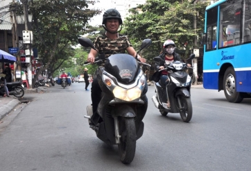 Bộ GTVT đề xuất xe máy phải bật đèn cả ngày khi tham gia giao thông