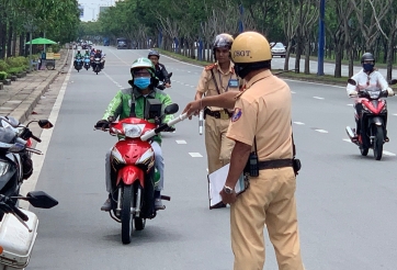 Đi xe máy mắc những lỗi sau sẽ bị tịch thu xe vĩnh viễn