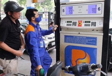 Giá xăng tăng mạnh lên mức cao nhất trong 8 tháng qua