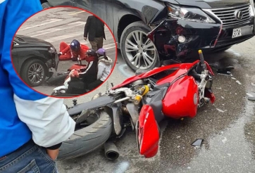 Nghệ An: Ông già Noel cưỡi Ducati tông vào xe sang Lexus