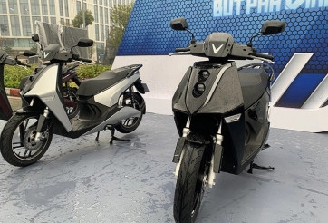 VinFast ra mắt xe máy điện Theon, tham vọng soán ngôi Honda SH