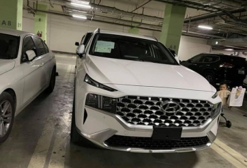 Thêm ảnh rò rỉ Hyundai Santa Fe 2021 tại VN, thiết kế mới đấu Sorento