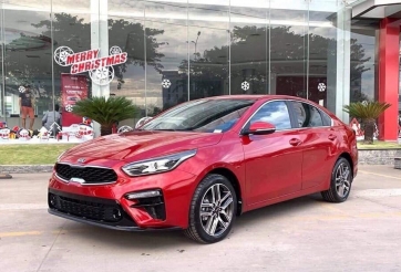 Về đại lý, giá xe KIA Cerato tăng 40 triệu và cắt giảm nhiều trang bị