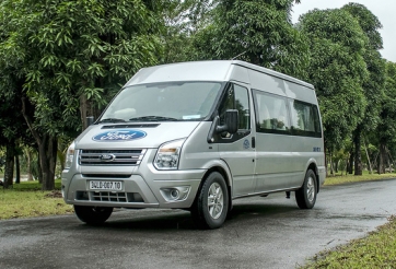 Ford Transit 2019 giảm giá, bảo hành dài hạn hơn